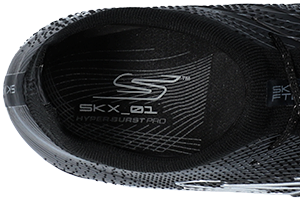Blick von oben in den SkechersSKX 01Fußballschuh mit Blick auf die Einlegesohle mit dämpfender Hyper Burst Pro TM Dämpfung