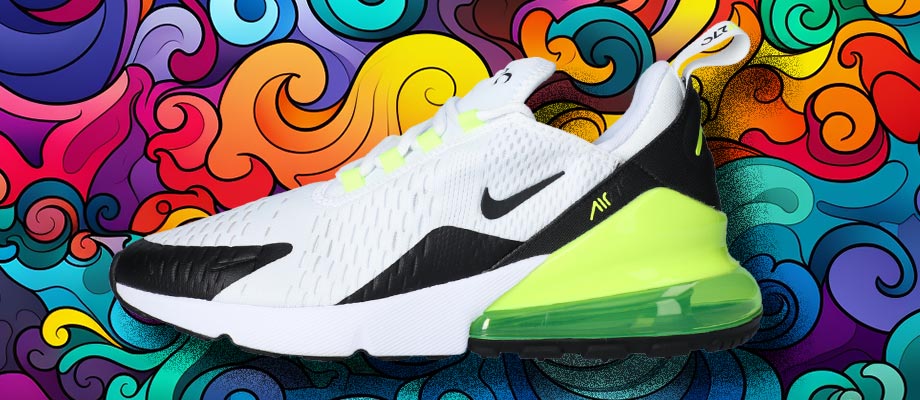Nike Air Max 270 Weiß Schwarz Neongelb Sneaker vor einem 80er-Jahre Popart Stil Comic-Hintergrund im Lichtenstein-Sil
