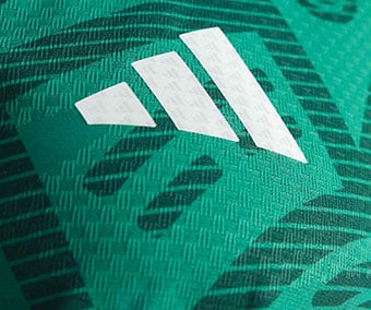 premium details: 3D knitted hightech fabric with graphics and thermoprinted adidas logo with watermark minitexture