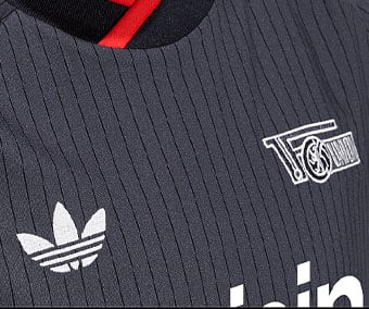 Adidas Trefoil-Logo und Union-Wappen, beide gestickt