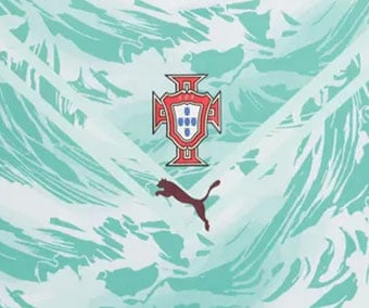 Logos centr&eacute;s sur la poitrine et joliment travaill&eacute;s - imprim&eacute;s et Speedcat brod&eacute;