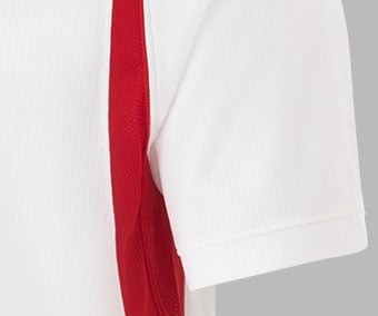 Inserts en mesh sur les c&ocirc;t&eacute;s