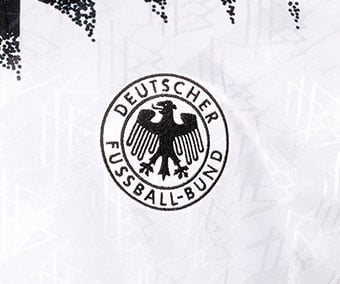 Gesticktes DFB-Wappen auf dem DFB Bringback Home Trikot 1994