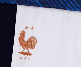 Logo de la f&eacute;d&eacute;ration imprim&eacute; en cuivre sur le short adapt&eacute; aux couches