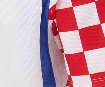 Mesh inserts on the sides