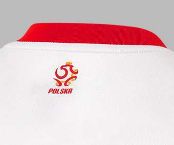 Logo PZPN avec POLSKA imprim&eacute; au dos du col