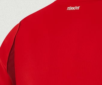 Inscription T&Uuml;RKIYE sur le cou + insertions mesh sur les c&ocirc;t&eacute;s