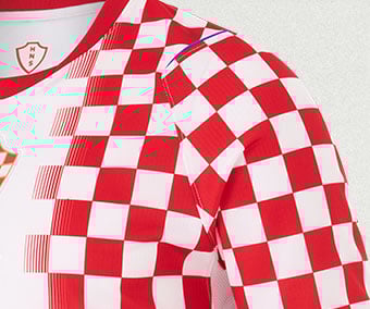 Details as HNS OBITELJ FAMILY print inside, custom neck and custom raglan cut on shoulders