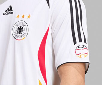 3-Stripes und Teamgeist-Logo auf dem &Auml;rmel des DFB Bringback Home Trikots 2006