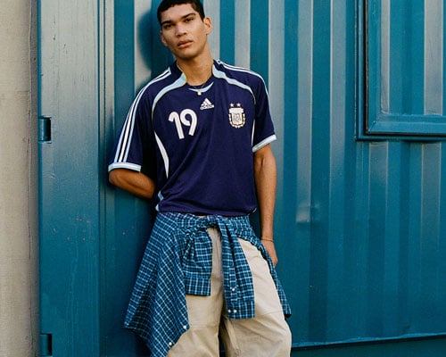 adidas AFA Argentinien Bringback Away Trikot 2006 vorberedelt MESSI 19 als Freizeit-Look mit Jeans