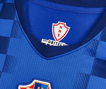 Details as HNS OBITELJ FAMILY print inside, custom neck and custom raglan cut on shoulders