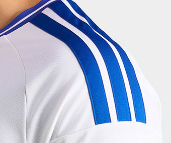 Raglan shoulders and nice clean sewed on blue adidas 3-Stripes