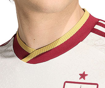 Overlapping dual-tone collar