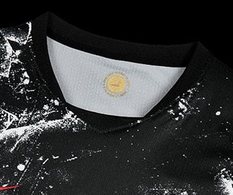 custom collar and printed statement claim inside neck