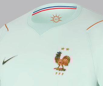 Knitted custom collar with LIBERT&Eacute; Statement print on the inside