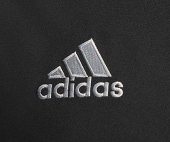 adidas Performance-Logo gestickt in Silber auf dem DFB Bringback Away Trikot 2014
