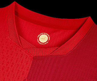 custom collar and printed statement claim inside neck