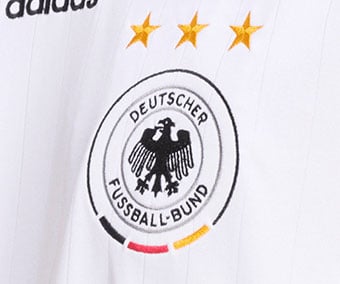Gesticktes DFB-Wappen auf dem DFB Bringback Home Trikot 2006