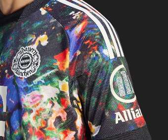 Coupe raglan avec 3-Stripes cousues et logo Allianz sur la manche