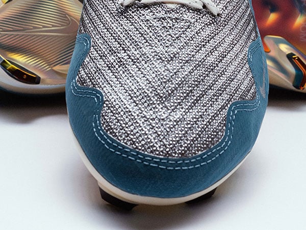 Nike x Patta Vapor 16 AQUA &ndash; detail view on the toe box with the lightest knit upper in Mercurial history