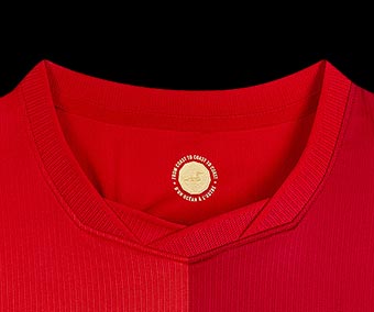 custom collar and printed statement claim inside neck