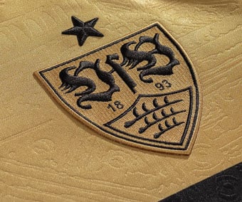 VfB-Wappen als dreidimensionaler Web-Patch, Stern separat gestickt
