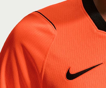 Custom raglan cut on shoulders