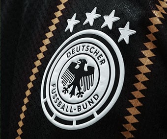 DFB crest 3D thermoprint